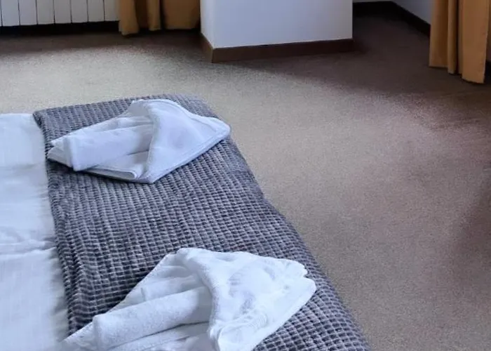 M&r C13 - Terra Complex Razlog